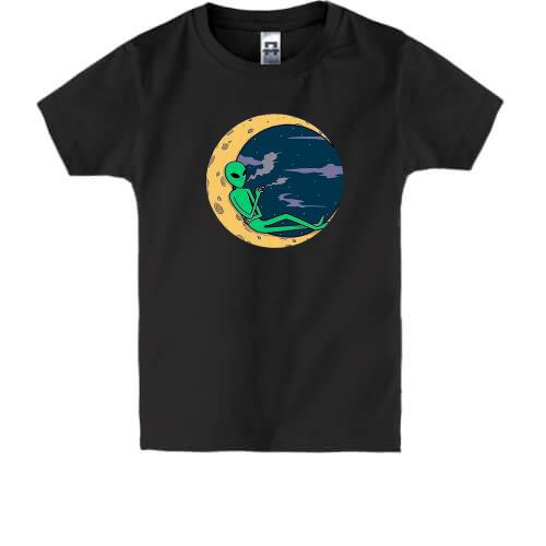 Детская футболка с пришельцем на луне