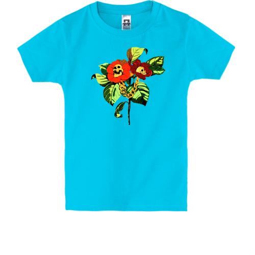 Детская футболка с цветком в черепах