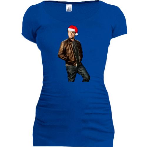 Подовжена футболка з Леонардо Ді Капріо в новорічній шапці