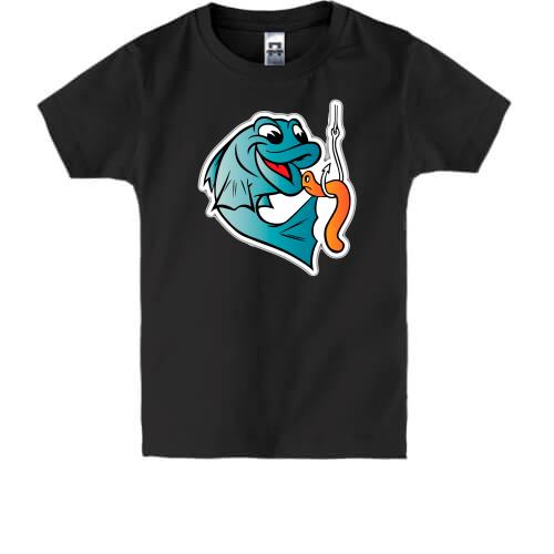 Дитяча футболка з рибою і черв'яком