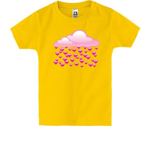 Детская футболка с дождем из сердечек