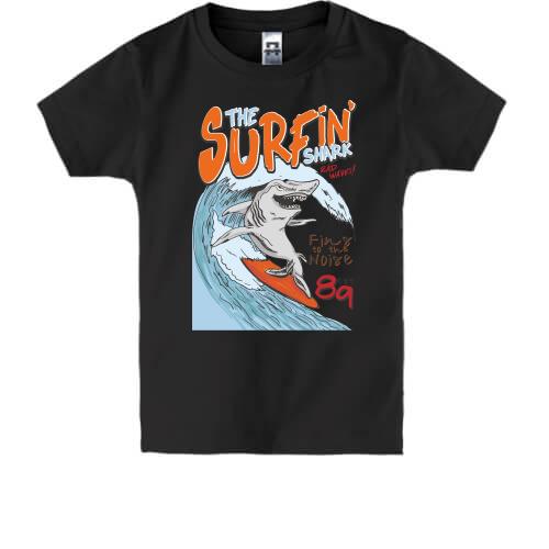 Детская футболка с акулой на волне