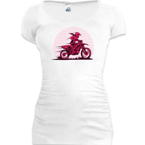 Подовжена футболка з дівчиною на мотоциклі