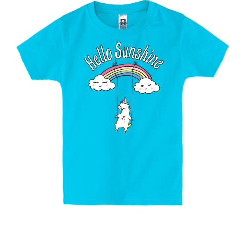 Детская футболка с единорогом в облаках на качелях