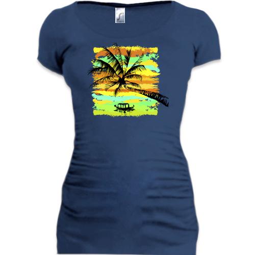 Подовжена футболка з пальмою та човном
