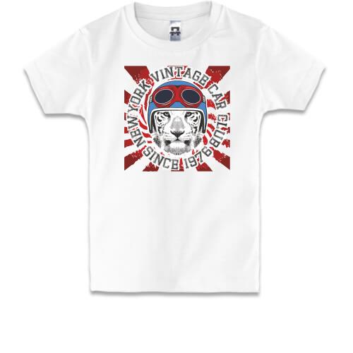 Дитяча футболка з білим тигром у шоломі