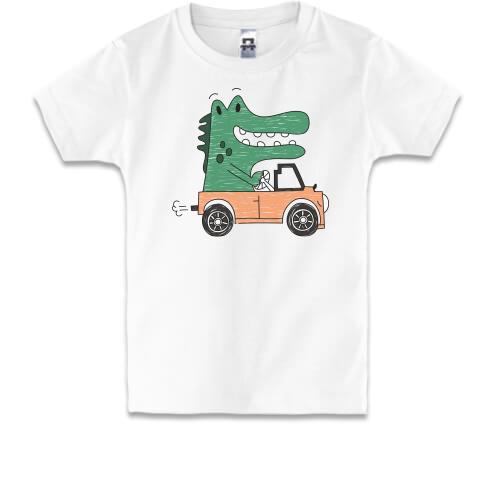 Детская футболка Crocodile in the car