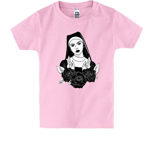 Дитяча футболка Монахиня з чорними трояндами