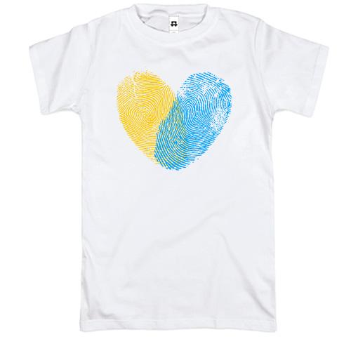Футболка желто-синими отпечатками в виде сердца
