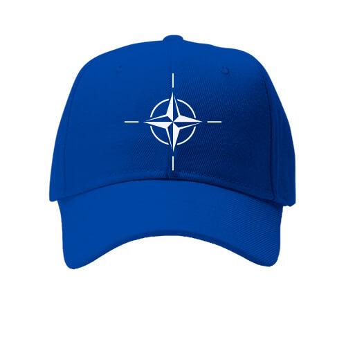 Кепка с эмблемой NATO