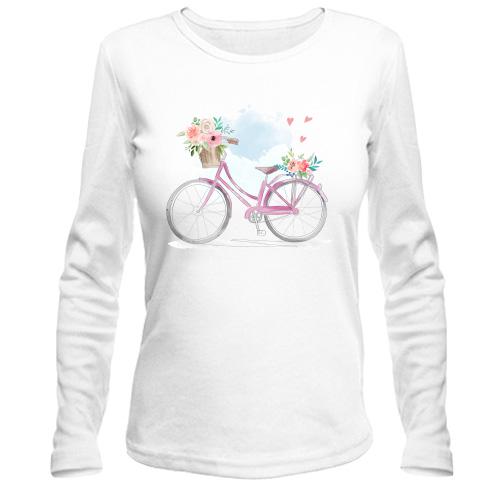 Лонгслив с розовым велосипедом и цветами