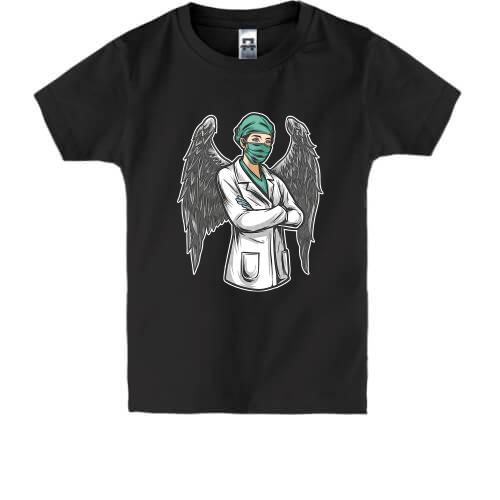 Дитяча футболка з лікарем - янголом