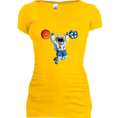 Подовжена футболка з космонавтом та планетами на штанзі
