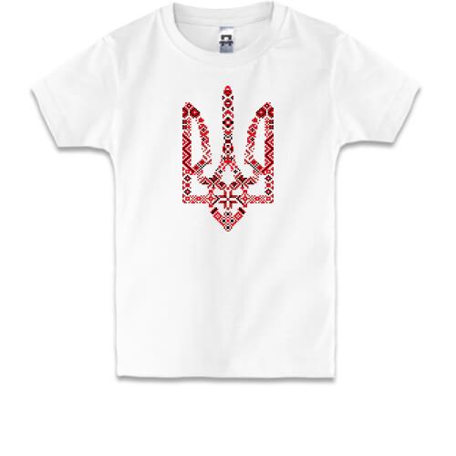 Детская футболка с гербом в украинских орнаментах