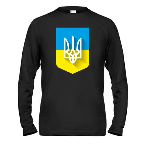 Чоловічий лонгслів з Тризубом на фоні українського прапора