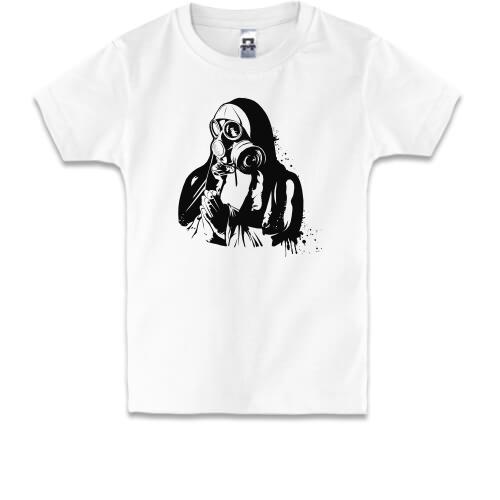 Детская футболка Монахиня в противогазе