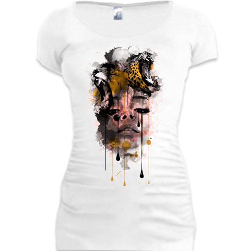 Женская удлиненная футболка с девушкой и леопардами