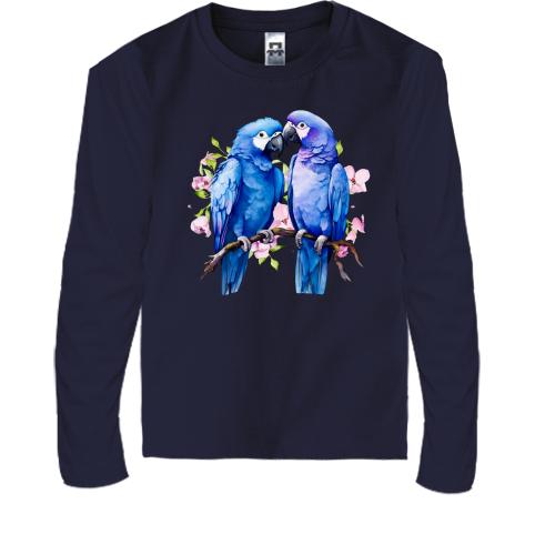 Детская футболка с длинным рукавом с синими попугаями