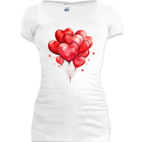 Подовжена футболка з надувними кулями-сердечками