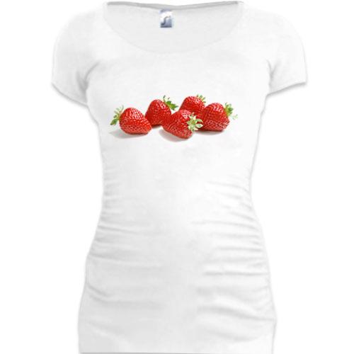 Женская удлиненная футболка с клубникой 3