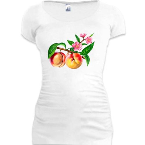 Женская удлиненная футболка с цветущей веткой персика