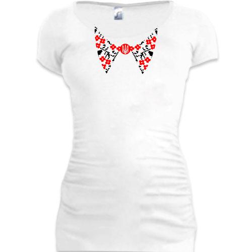 Женская удлиненная футболка с воротничком-вышиванкой