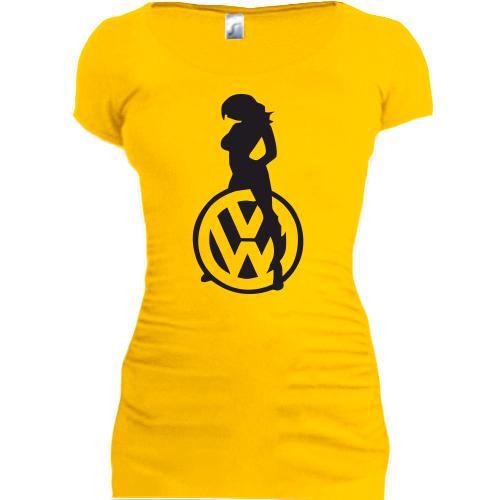 Женская удлиненная футболка Volkswagen (лого с девушкой)