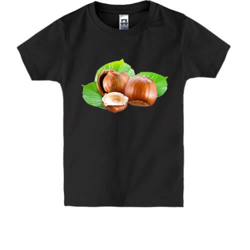 Дитяча футболка з лісовими горіхами