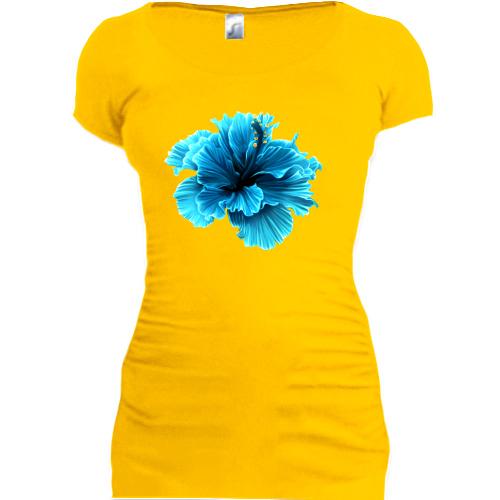 Подовжена футболка з блакитною квіткою