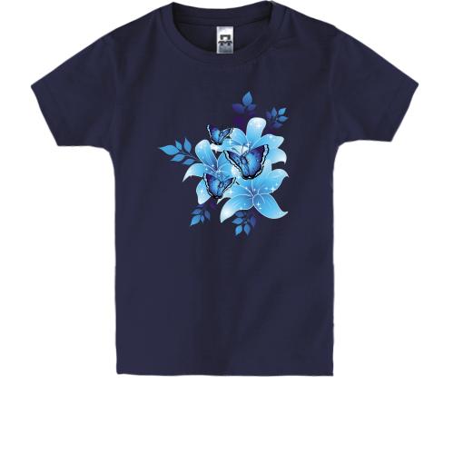 Детская футболка с синими цветами и бабочками