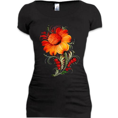 Подовжена футболка з квіткою в стилі петриківського розпису