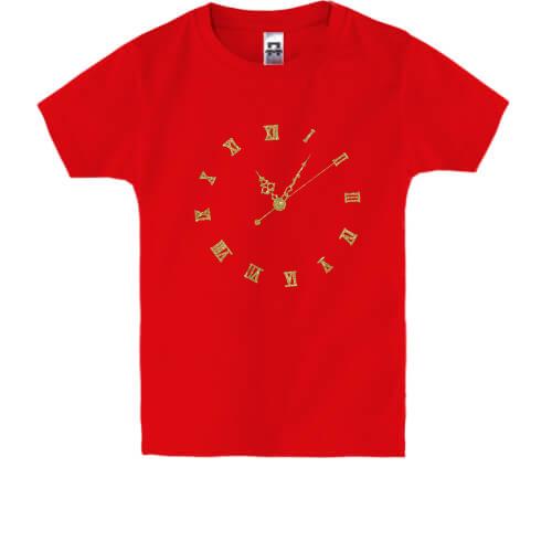 Дитяча футболка з новорічним годиником (в центрі уваги)