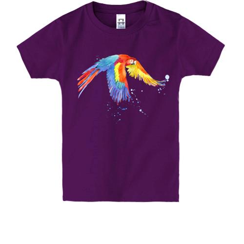 Детская футболка с летящим попугаем