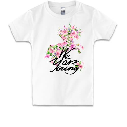Детская футболка с цветочной лошадью We are young