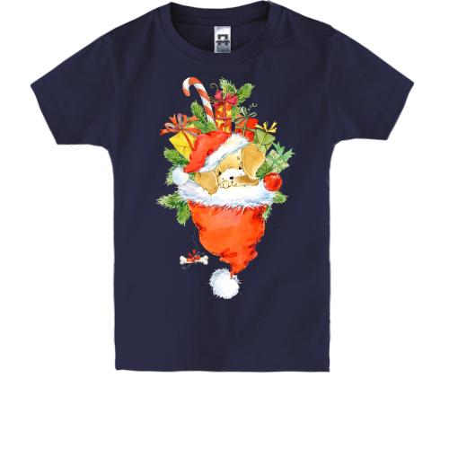 Дитяча футболка з собачкою в новорічному ковпаку з подарунками