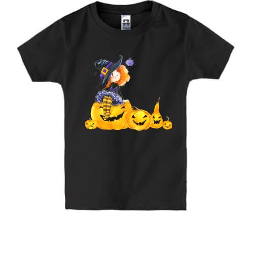 Детская футболка с волшебницей на тыквах