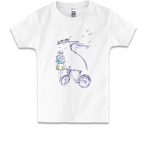 Дитяча футболка Дівчина з велосипедом на набережній