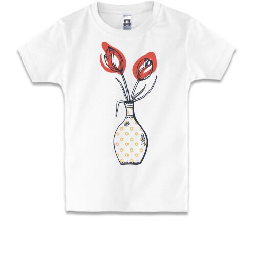 Дитяча футболка з вазою і тюльпанами