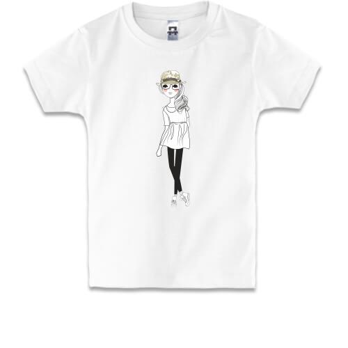 Детская футболка с девушкой в шляпе и очках
