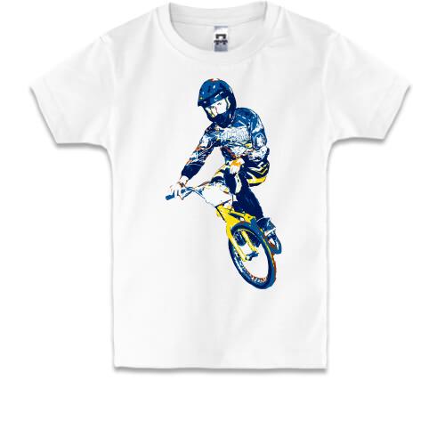 Детская футболка с велосипедистом в шлеме