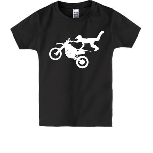 Детская футболка с мотоциклистом делающим трюк