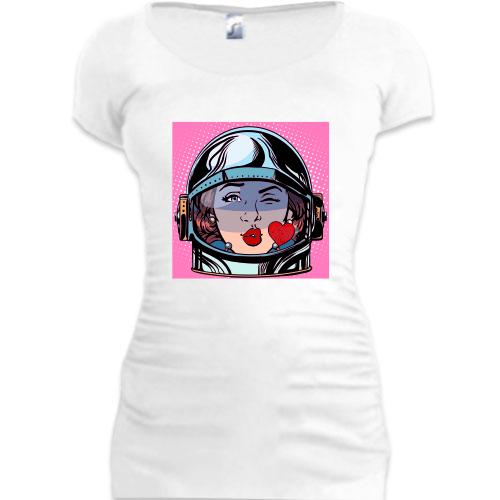 Подовжена футболка з дівчиною-космонавтом