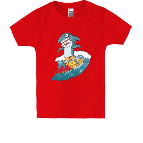 Дитяча футболка з акулою на серфі