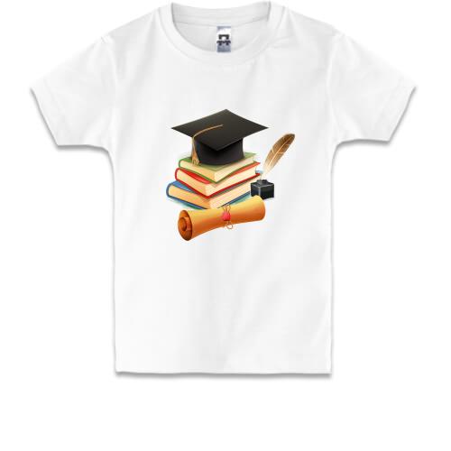 Детская футболка c книгами и пером 