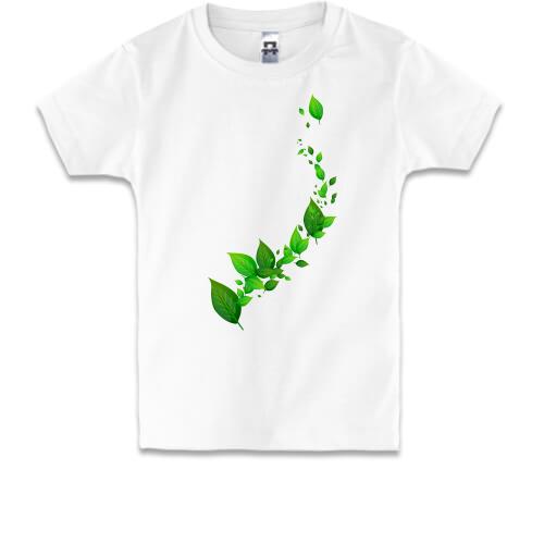 Детская футболка с зелеными листьями