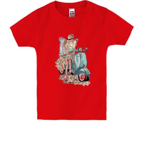 Дитяча футболка з дівчиною на моторолері