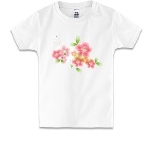 Дитяча футболка з квітами в ніжних тонах
