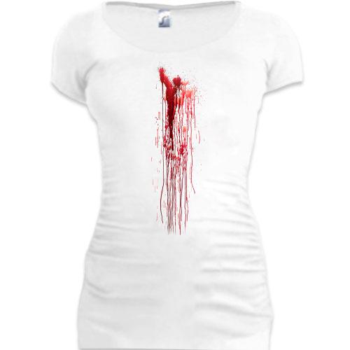 Подовжена футболка з патьоками крові