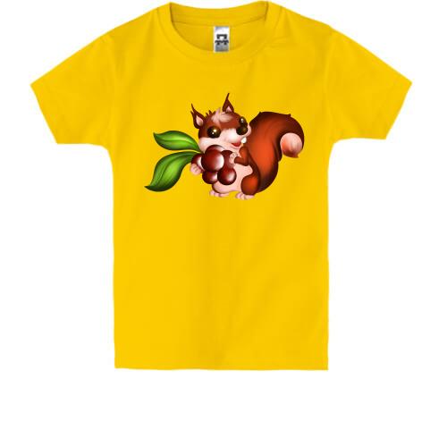 Дитяча футболка з білкою і горіхами