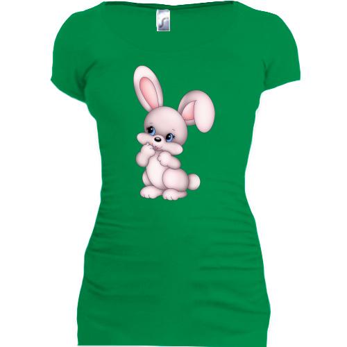 Подовжена футболка з радісним зайцем